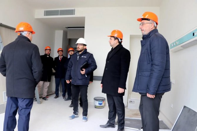 Kütahya Şehir Hastanesi İnşaatında Çalışan İşçi Sayısı Bin 800’e Çıkartıldı