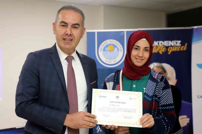 Akdeniz Belediyesinden Engelli Vatandaşlara İş Kulübü Eğitimi