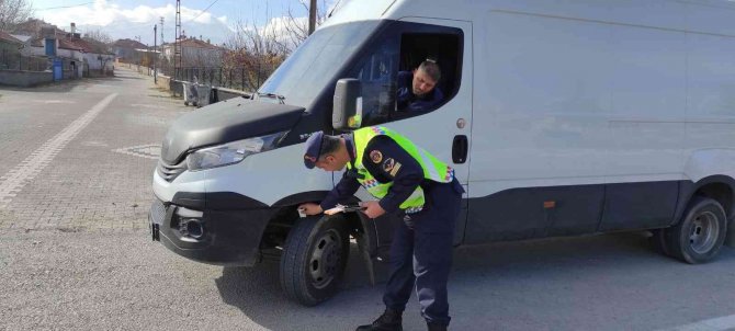 Aksaray’da Jandarmadan Kış Lastiği Uygulaması