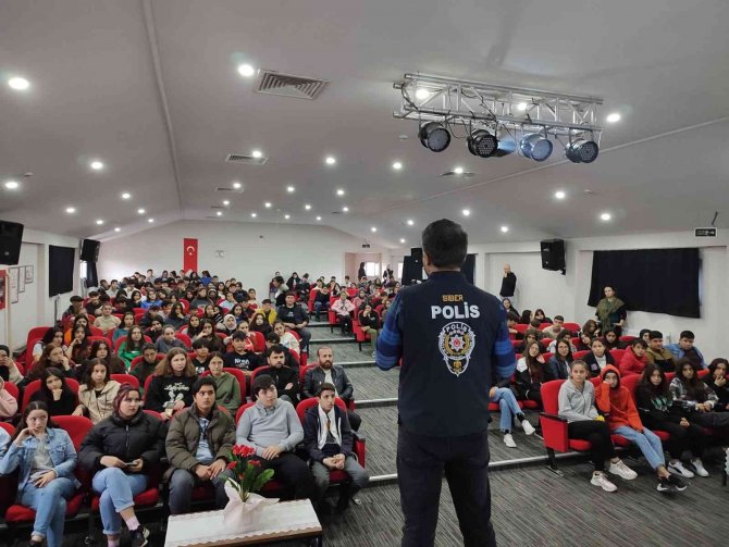 Aydın’da 11 Bin 215 Kişiye Siber Suçlarla İlgili Eğitim Verildi