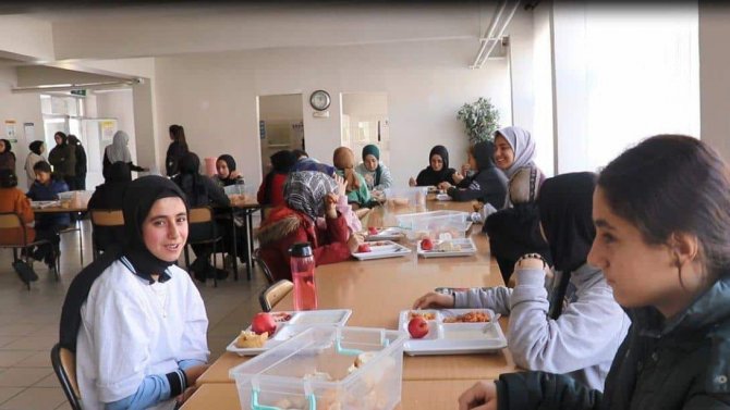 Bingöl’de 10 Bin Öğrenci, Ücretsiz Yemek Hizmetinden Faydalanıyor