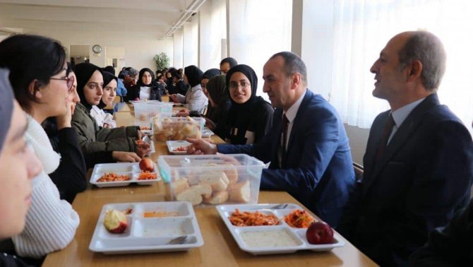 Bingöl’de 10 Bin Öğrenci, Ücretsiz Yemek Hizmetinden Faydalanıyor