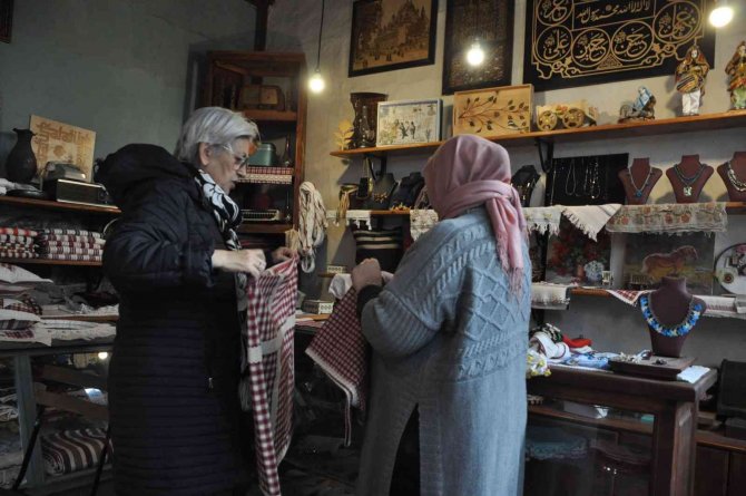 Üreten Kadınlardan El Emeği Ürünler