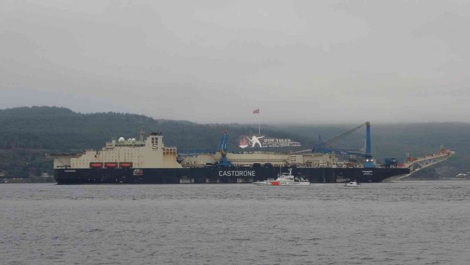 ’Castorone’ İsimli Boru Döşeme Gemisi, Çanakkale Boğazı’ndan Geçti