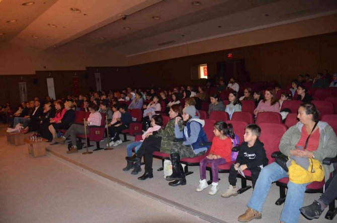 Didim’de Ortaokul Öğrencilerinden Anlamlı Oyun