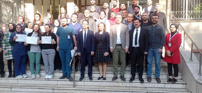Yoğun Bakım Hemşerilerine Sertifikaları Verildi