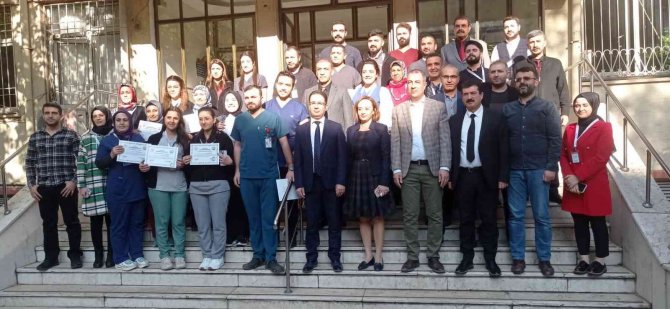 Yoğun Bakım Hemşerilerine Sertifikaları Verildi