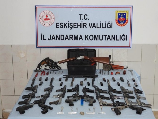 Jandarma İlk 10 Ayda 278 Şüpheliyi Yakaladı