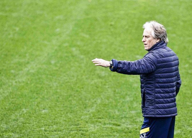 Fenerbahçe’de Hazırlıklar Sürüyor