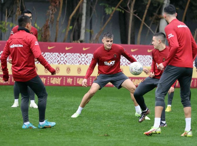 Galatasaray Çalışmalarına Devam Etti