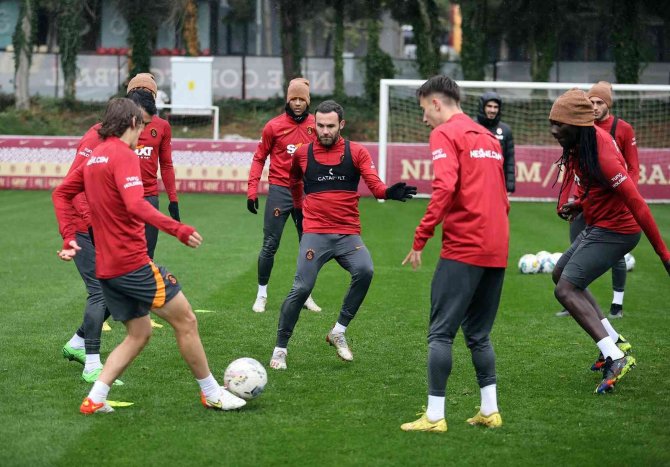Galatasaray Çalışmalarına Devam Etti