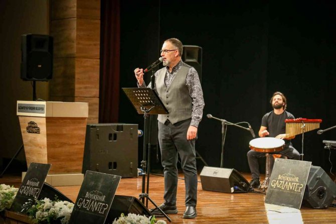 Gaziantep’te Sezai Karakoç Şiirleriyle Anıldı