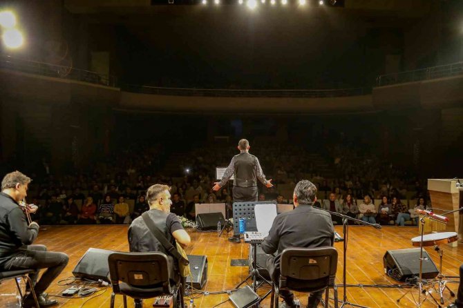 Gaziantep’te Sezai Karakoç Şiirleriyle Anıldı