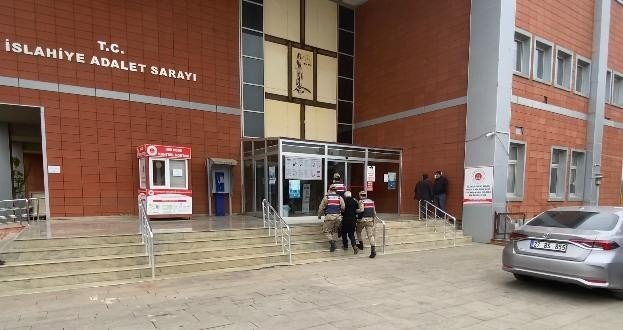 18 Yıl Kesinleşmiş Cezası Bulunan Firariyi Jandarma Yakaladı