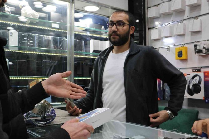 1 Yıl Kullanılmayan Cep Telefonlarına Dikkat