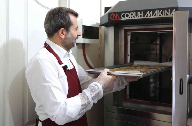 Başkan Ve Eşi Engelliler İçin Mutfağa Girdi