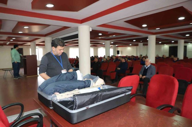 Kahta Belediyesi Personeline İlk Yardım Eğitimi