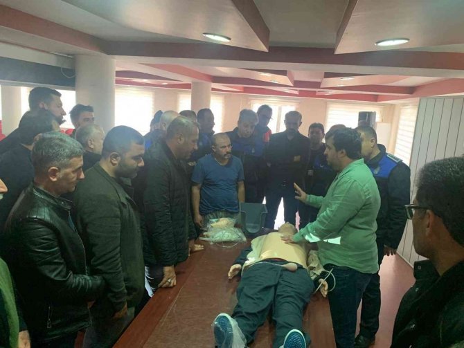 Kahta Belediyesi Personeline İlk Yardım Eğitimi