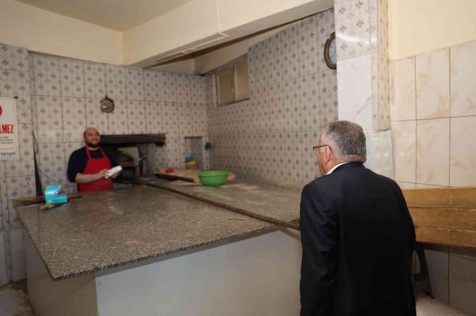 Başkan Büyükkılıç, Bünyan’da Büyükşehir’in Çalışmalarını Denetledi, Esnafla Buluştu