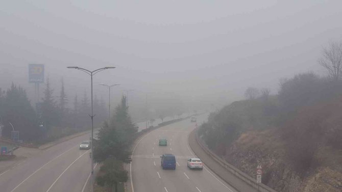 Yoğun Sis Görüş Mesafesini Kısalttı