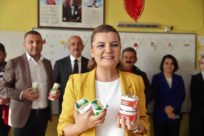 Aşevinin Kazanları Onlar İçin Kaynıyor