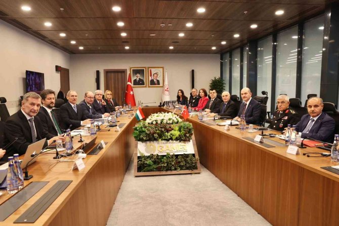 İ̇çişleri Bakanı Soylu, Macar Mevkidaşı Pinter İle Bir Araya Geldi