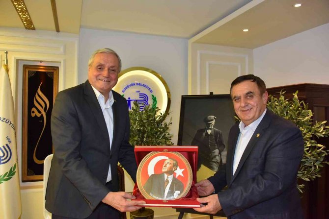 İ̇ki Belediye Yapılacak Projeler Hakkında Fikir Alışverişi Yaptı
