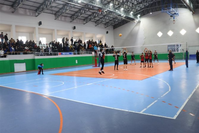 Malatya’da Okullar Arasında Düzenlenen Voleybol Şampiyonası Tamamlandı