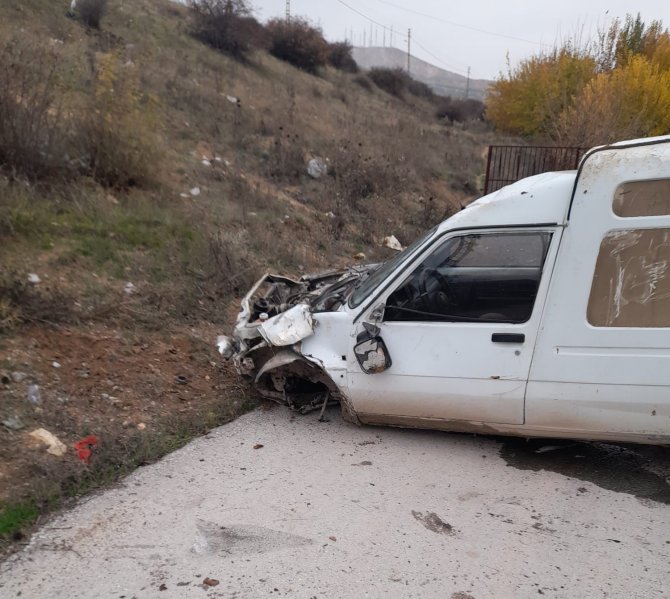 Aracıyla 40 Metre Yükseklikten Uçtu