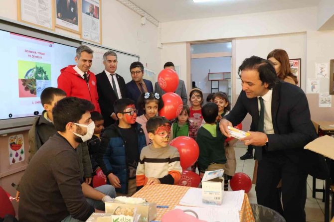 Sağlıklı Çocuklar Şenliği’nde Doyasıya Eğlendiler