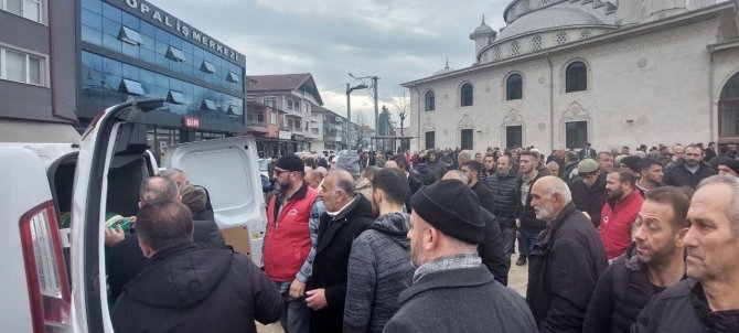 Kazada Savrulan Otomobilin Çarptığı Yaşlı Kadın Son Yolculuğuna Uğurlandı
