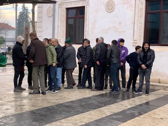 Kazada Savrulan Otomobilin Çarptığı Yaşlı Kadın Son Yolculuğuna Uğurlandı