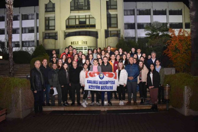 Liseli Öğrenciler Kültür Gezisi İçin Ankara’ya Uğurladı