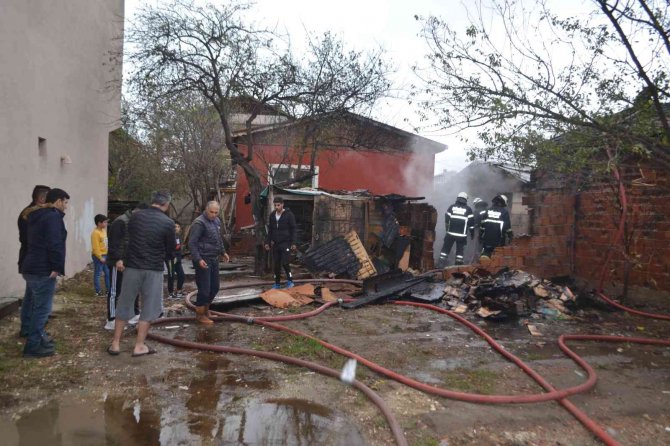 Tekirdağ’da Yan Yana 3 Binada Yangın