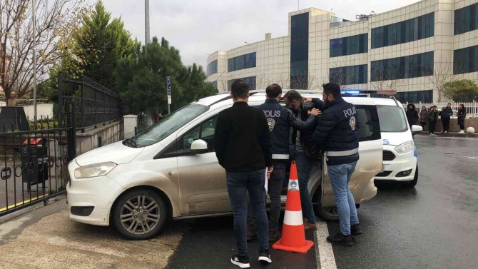 Vatandaşları Gasp Eden Sahte Polisler Yakayı Ele Verdi: Tutuklananlardan Biri Belediye Personeli