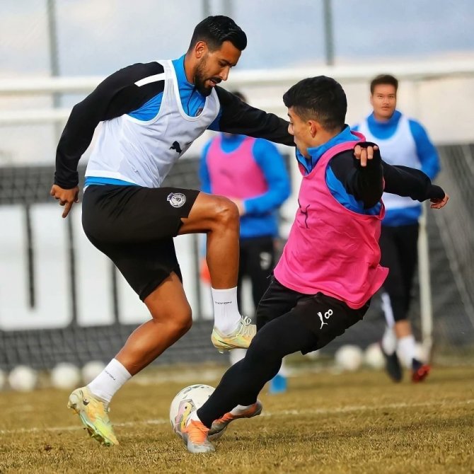 Afyonspor, Arnavutköy Belediyespor Maçı Hazırlıklarını Sürdürdü