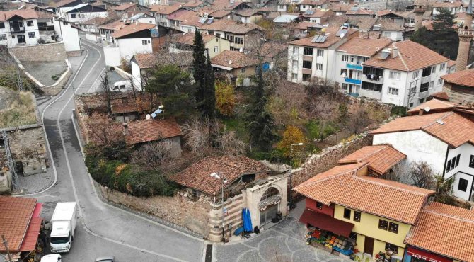 Dededen Kalan Tarihi Hanı Satışa Çıkarttı, 5 Yıldır Alıcısını Bekliyor