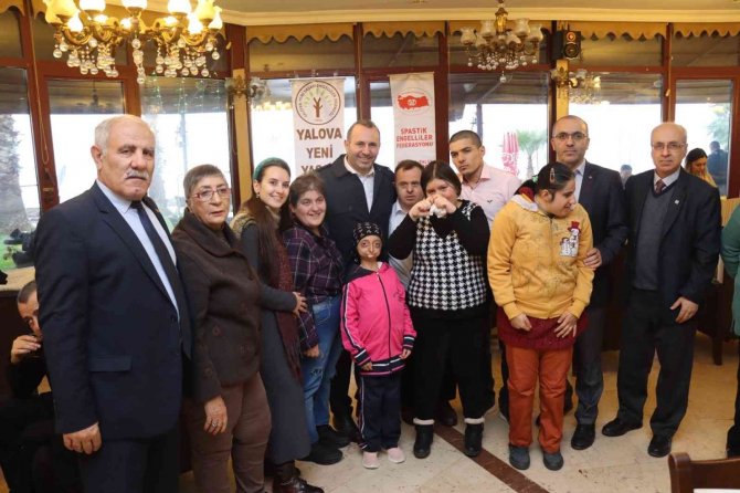 Tutuk, Engellilerle Bir Araya Geldi