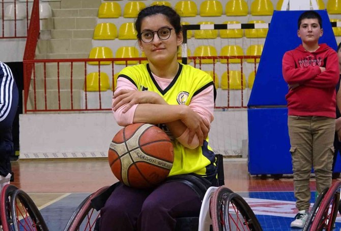 Milli Forma Hayali İçin Engelleri Aşıyorlar