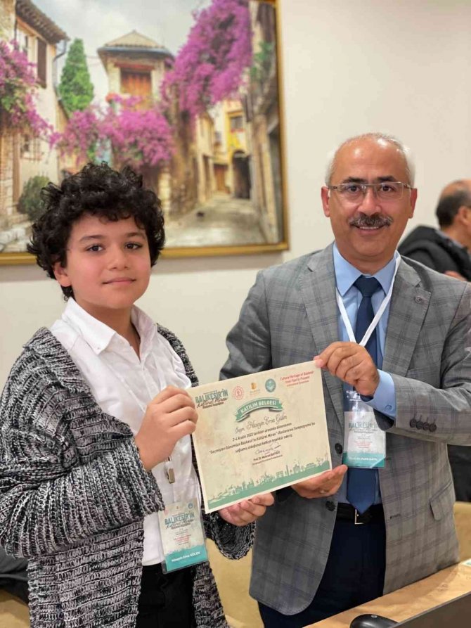 10 Yaşındaki Hüseyin Uluslararası Sempozyumda Bildiri Sundu