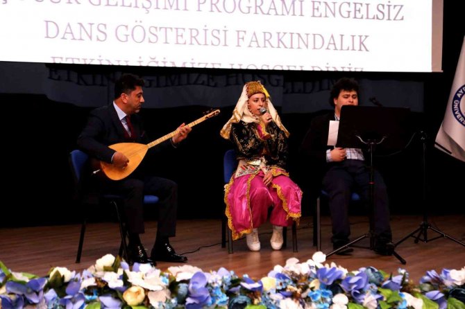 Adü’de ’Engelsiz Dans Gösterisi’ Programı Düzenlendi