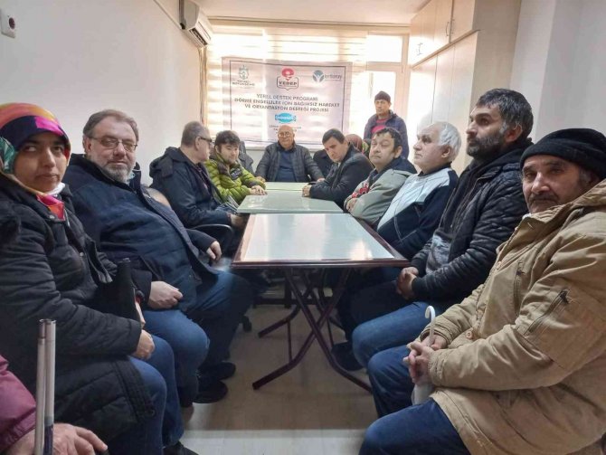 Görme Engelli Vatandaşlar Tek Başına Oy Kullanmak İstiyor