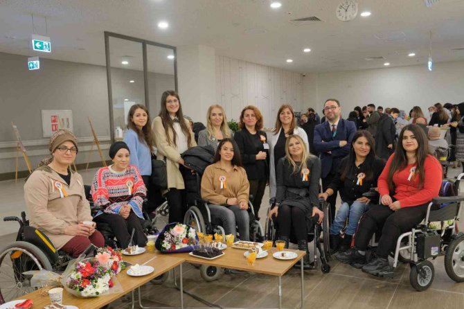 Dramdan Doğan Başarı Engelli Sporcu Elif Çelik: "Müdür Okula Kabul Etmemişti, Şimdi Türkiye Birinciliğim Var”