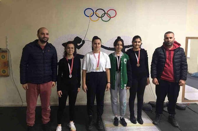 Gölbaşı’nda Eskrim Müsabakaları Gerçekleştirildi