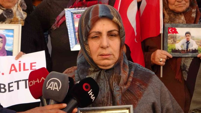Evlat Nöbetine Bir Yüreği Yanık Anne Daha Katıldı