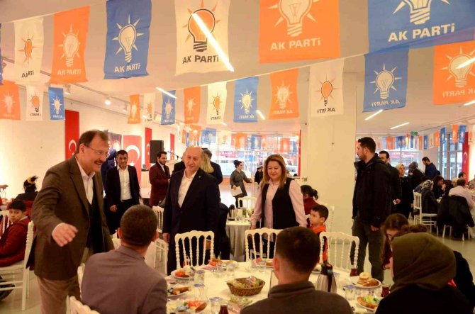 Ak Parti Osmangazi Engelli Vatandaşları Unutmadı