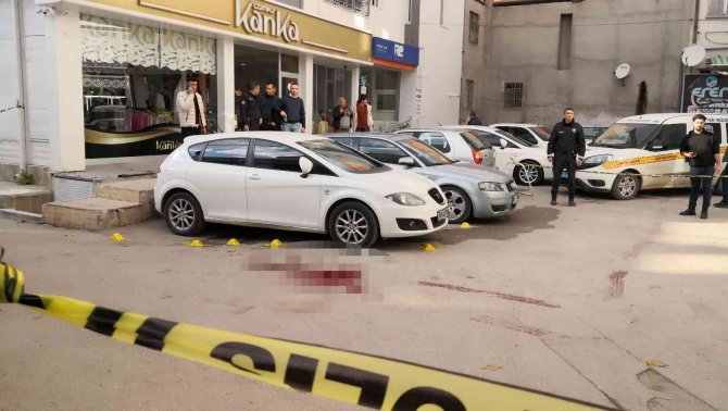 15 Yaşındaki Eski Nişanlısını Sokak Ortasında Öldürdü