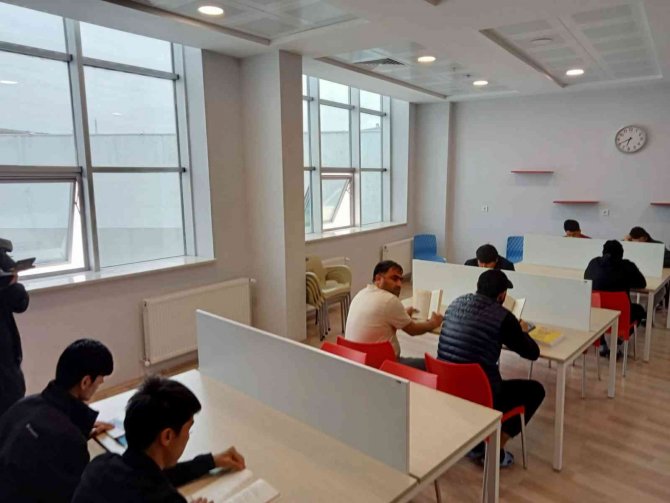 Düzensiz Göçle Mücadele Ve Sınır Dışı İ̇şleri Genel Müdürü Seçilmiş’ten Geri Gönderme Merkezleri Hakkındaki İddialara İlişkin Açıklama