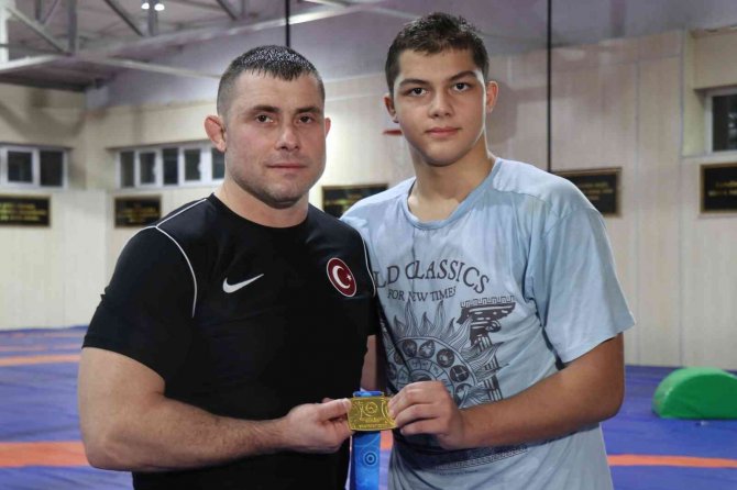 Dünya Şampiyonluğu İçin Her Gün Kilometrelerce Yol Kat Etti