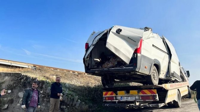 Kontrolden Çıkan Minibüs Takla Attı: 1 Yaralı